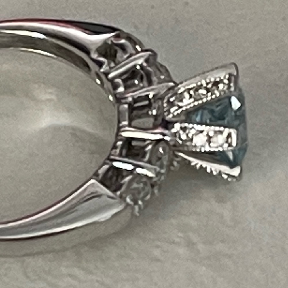 Genuine aquamarine and natural earth mined diamonds set in 14K solid white gold. - Picture 14 of 16